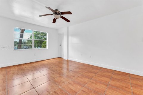 Condo in Deerfield Beach, Florida, 2 bedrooms  № 1333450 - photo 9