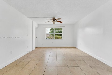 Condo in Deerfield Beach, Florida, 2 bedrooms  № 1333450 - photo 22