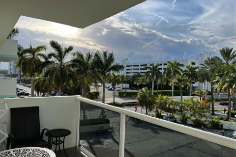 Condominio en venta en Hollywood, Florida, 2 dormitorios, 80.92 m2 № 1332367 - foto 10