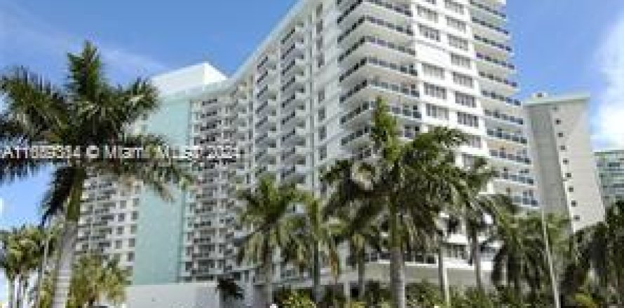 Condo in Hollywood, Florida, 2 bedrooms  № 1332367