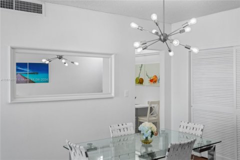 Copropriété à vendre à Hollywood, Floride: 1 chambre, 81.2 m2 № 1292642 - photo 21