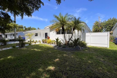 House in North Miami Beach, Florida 3 bedrooms, 165.55 sq.m. № 1239438 - photo 18