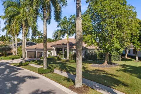 Villa ou maison à vendre à Weston, Floride: 4 chambres, 263.47 m2 № 1427252 - photo 2