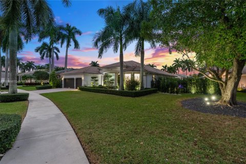 Villa ou maison à vendre à Weston, Floride: 4 chambres, 263.47 m2 № 1427252 - photo 1