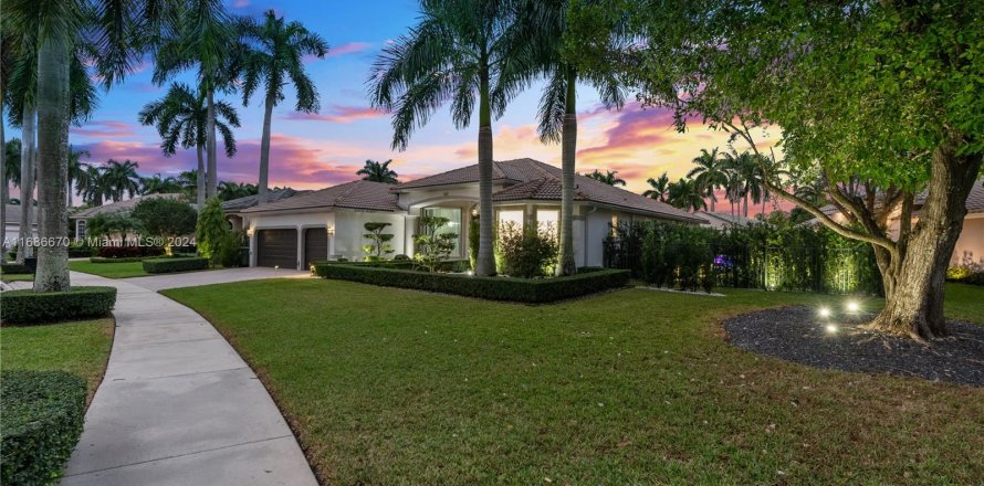 Villa ou maison à Weston, Floride 4 chambres, 263.47 m2 № 1427252