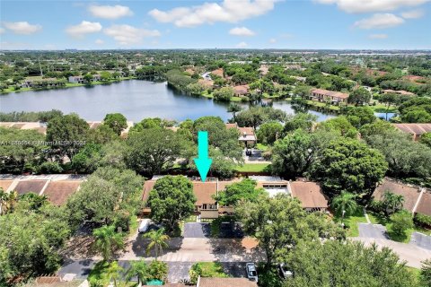 Villa ou maison à vendre à Pembroke Pines, Floride: 2 chambres, 98.48 m2 № 1427283 - photo 18