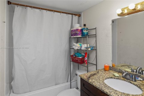 Condo in Oakland Park, Florida, 2 bedrooms  № 1427250 - photo 9