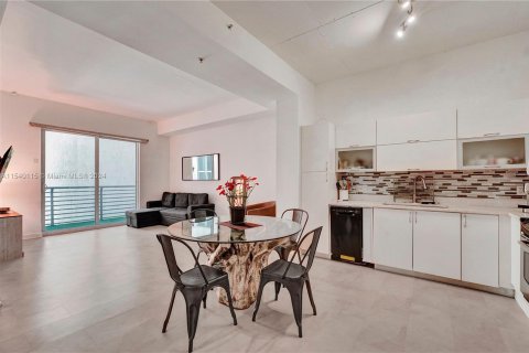 Condominio en venta en Miami, Florida, 1 dormitorio, 68.56 m2 № 1431202 - foto 1