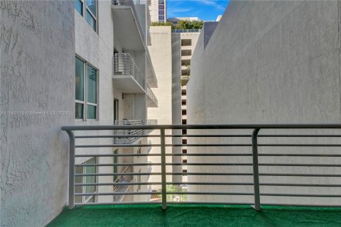 Condominio en venta en Miami, Florida, 1 dormitorio, 68.56 m2 № 1431202 - foto 20