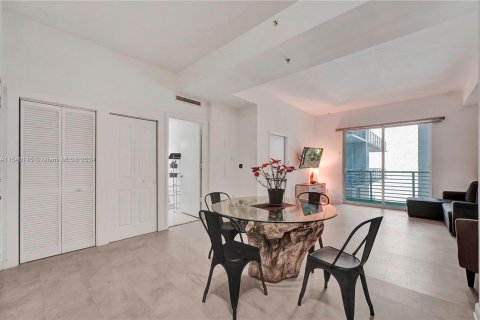 Condominio en venta en Miami, Florida, 1 dormitorio, 68.56 m2 № 1431202 - foto 3