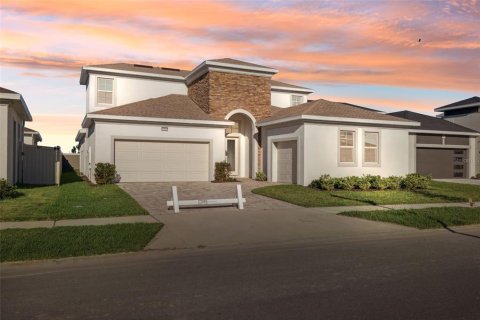 House in San Antonio, Florida 4 bedrooms, 333.98 sq.m. № 1407179 - photo 1