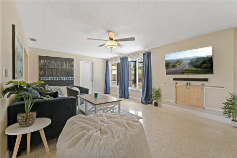 Villa ou maison à louer à Sarasota, Floride: 2 chambres, 129.32 m2 № 504639 - photo 7