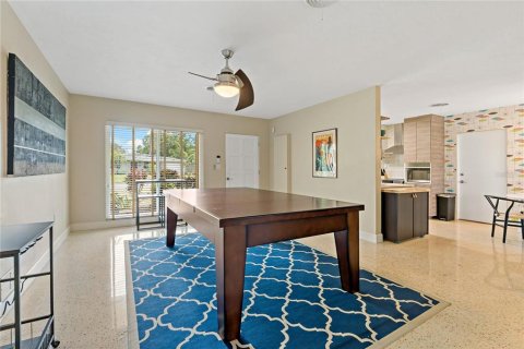 Villa ou maison à louer à Sarasota, Floride: 2 chambres, 129.32 m2 № 504639 - photo 13