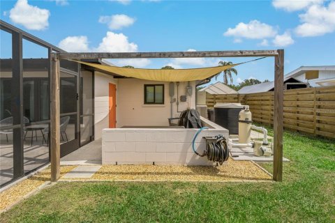 Villa ou maison à louer à Sarasota, Floride: 2 chambres, 129.32 m2 № 504639 - photo 29