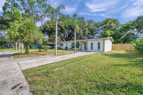 Casa en venta en Tampa, Florida, 4 dormitorios, 112.88 m2 № 1341526 - foto 2