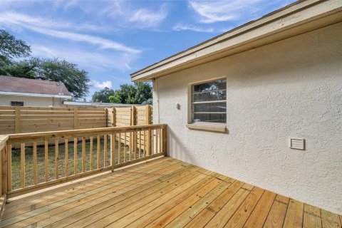 Casa en venta en Tampa, Florida, 4 dormitorios, 112.88 m2 № 1341526 - foto 14