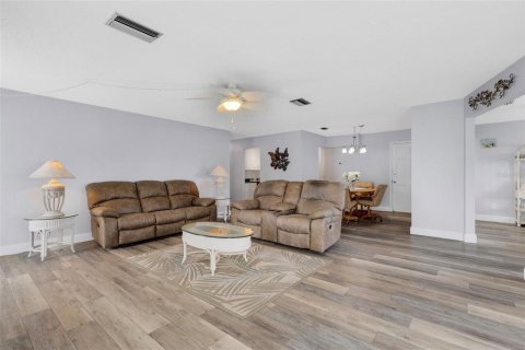 Copropriété à vendre à Seminole, Floride: 3 chambres, 144.93 m2 № 1347064 - photo 21