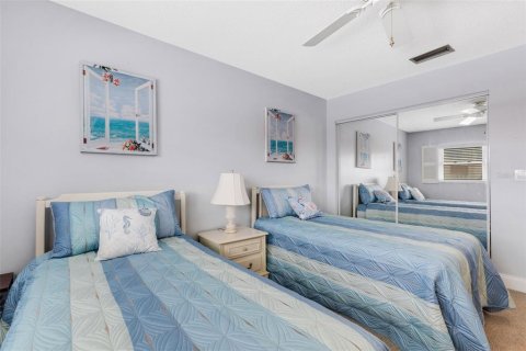 Condo in Seminole, Florida, 3 bedrooms  № 1347064 - photo 9