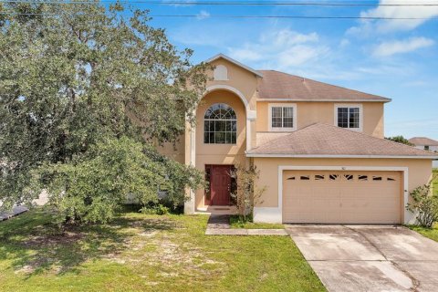 House in Kissimmee, Florida 5 bedrooms, 253.99 sq.m. № 1371606 - photo 1