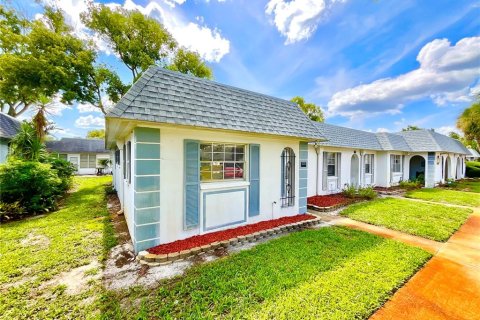 Copropriété à vendre à New Port Richey, Floride: 2 chambres, 82.5 m2 № 1256623 - photo 3