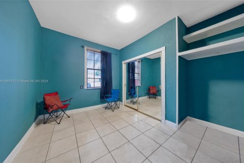 Propiedad comercial en venta en Miami, Florida № 1345912 - foto 16