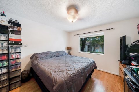 Condo in Miami, Florida, 1 bedroom  № 1345913 - photo 10