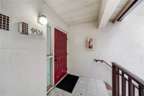 Condo in Miami, Florida, 1 bedroom  № 1345913 - photo 2