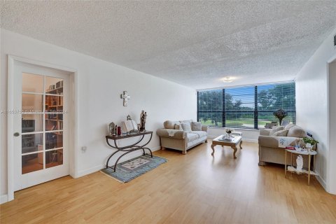 Condo in Davie, Florida, 2 bedrooms  № 1348382 - photo 25