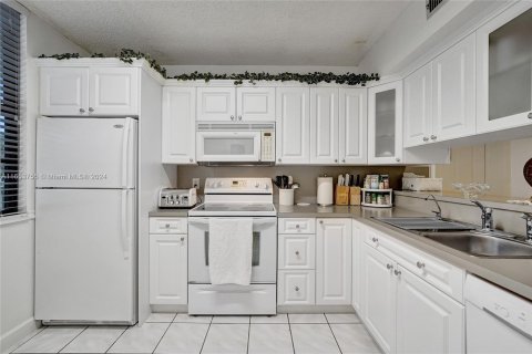 Condo in Davie, Florida, 2 bedrooms  № 1348382 - photo 8