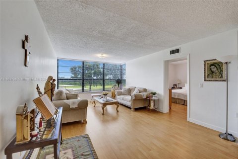 Condo in Davie, Florida, 2 bedrooms  № 1348382 - photo 27