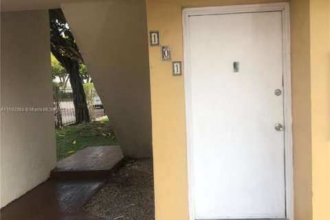 Copropriété à vendre à Miami, Floride: 2 chambres, 89.93 m2 № 1184809 - photo 1