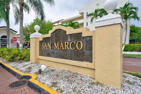 Condominio en venta en Miami, Florida, 2 dormitorios, 89.93 m2 № 1184809 - foto 19