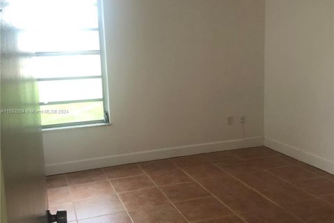 Copropriété à vendre à Miami, Floride: 2 chambres, 89.93 m2 № 1184809 - photo 14