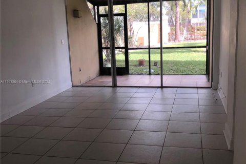 Copropriété à vendre à Miami, Floride: 2 chambres, 89.93 m2 № 1184809 - photo 3