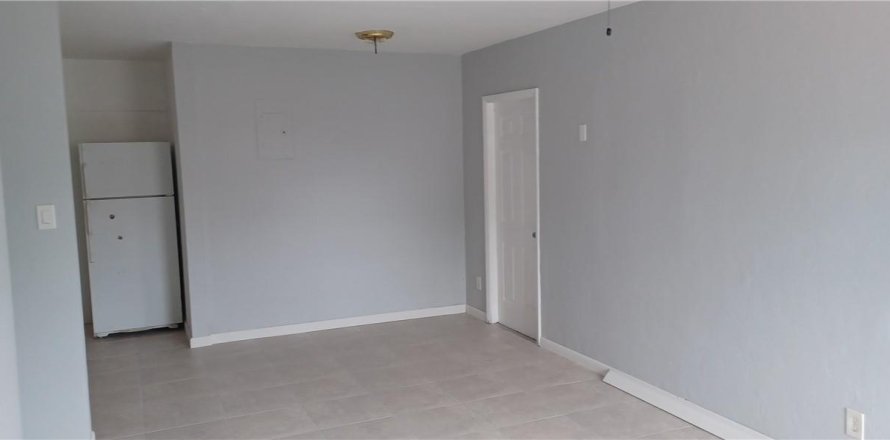 Immobilier commercial à Hollywood, Floride 211.63 m2 № 46842