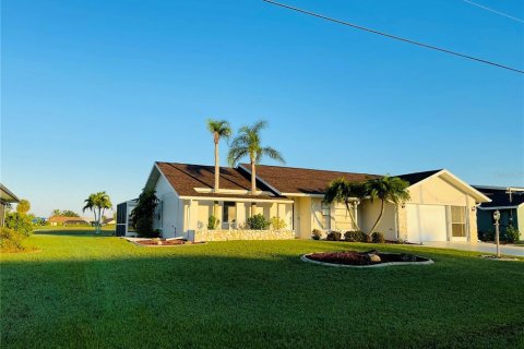 Villa ou maison à louer à Rotonda, Floride: 3 chambres, 147.81 m2 № 907887 - photo 3