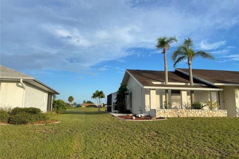 Villa ou maison à louer à Rotonda, Floride: 3 chambres, 147.81 m2 № 907887 - photo 4