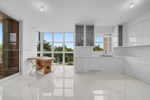 Condominio en venta en Key Biscayne, Florida, 3 dormitorios, 249.26 m2 № 532758 - foto 4