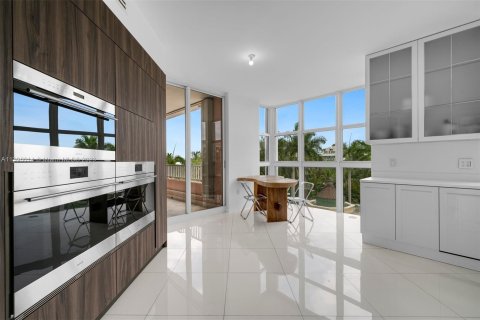 Condominio en venta en Key Biscayne, Florida, 3 dormitorios, 249.26 m2 № 532758 - foto 6