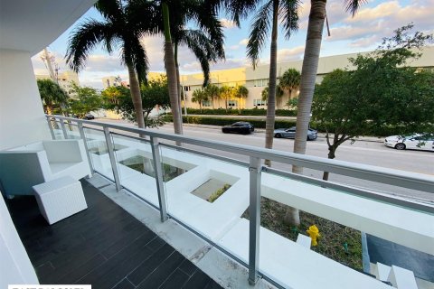 Condominio en venta en Bay Harbor Islands, Florida, 3 dormitorios, 236.62 m2 № 1168740 - foto 15