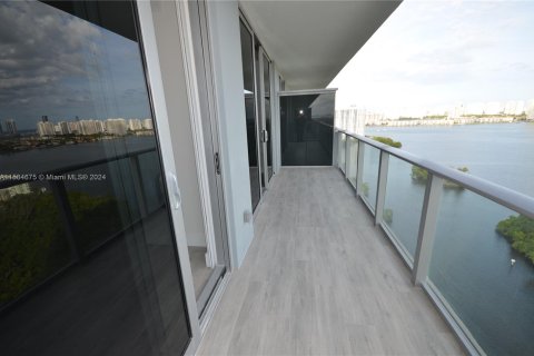 Condo in North Miami Beach, Florida, 2 bedrooms  № 1348343 - photo 16