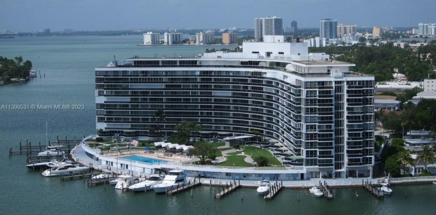 Condo in Miami Beach, Florida, 2 bedrooms  № 538571