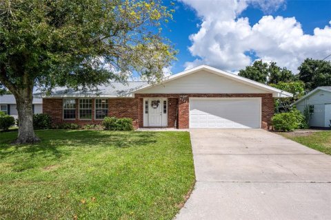 Villa ou maison à vendre à Punta Gorda, Floride: 3 chambres, 174.1 m2 № 1339263 - photo 2