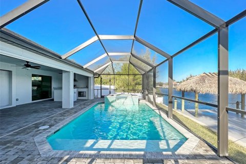 Villa ou maison à vendre à Cape Coral, Floride: 4 chambres, 204.29 m2 № 663548 - photo 21