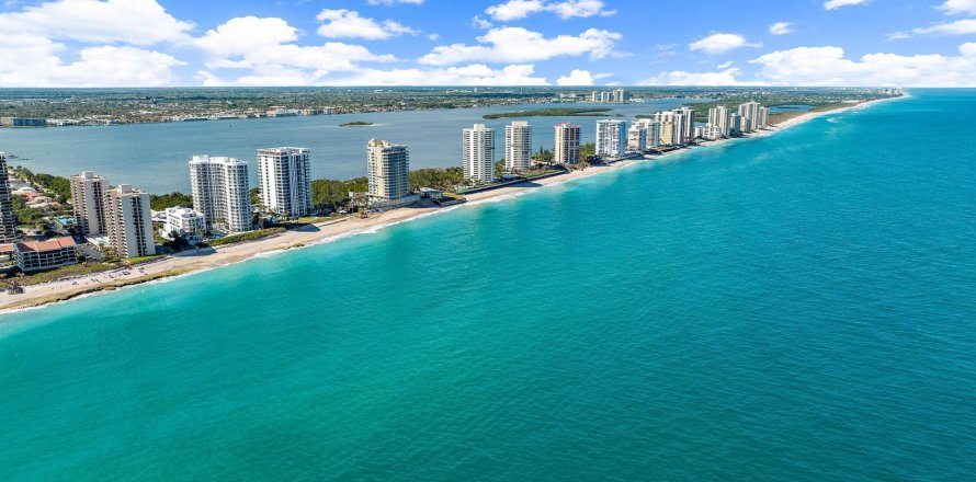 Condominio en Riviera Beach, Florida, 2 dormitorios  № 1016175