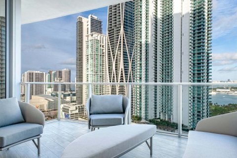 Apartment in PARAMOUNT WORLD CENTER  in Miami, Florida 4 bedrooms, 308 sq.m. № 26575 - photo 7
