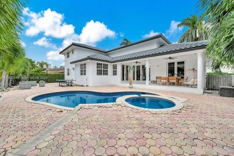 Villa ou maison à vendre à North Miami Beach, Floride: 6 chambres, 354.33 m2 № 1410582 - photo 7