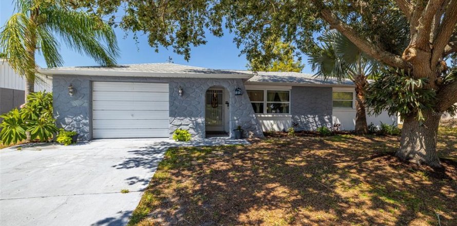 Casa en New Port Richey, Florida 3 dormitorios, 178.84 m2 № 1344195