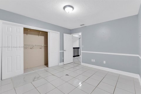 Casa en venta en Miami Lakes, Florida, 5 dormitorios, 237.83 m2 № 1013551 - foto 17
