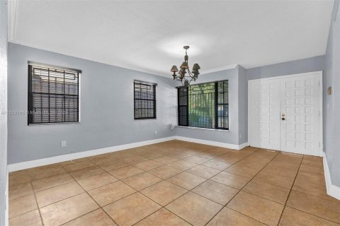 Casa en venta en Miami Lakes, Florida, 5 dormitorios, 237.83 m2 № 1013551 - foto 30